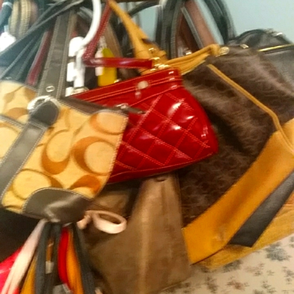 50 purses - Picture 12 of 13